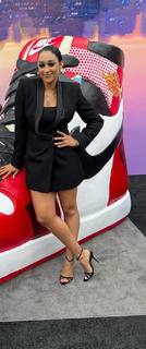 Tia Mowry feet photo thumbnail