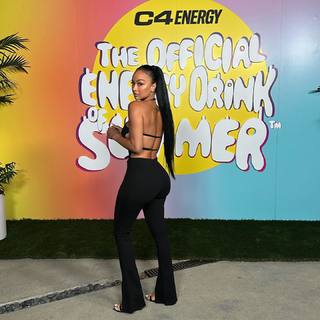 Draya Michele feet photo thumbnail