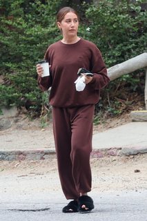 Ashley Tisdale feet photo thumbnail