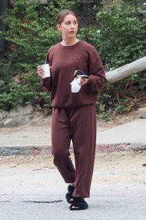 Ashley Tisdale feet photo thumbnail