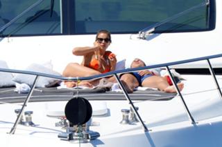 Irina Shayk feet photo thumbnail