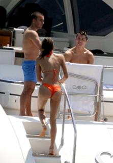 Irina Shayk feet photo thumbnail