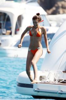 Irina Shayk feet photo thumbnail