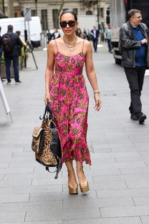 Myleene Klass feet photo thumbnail
