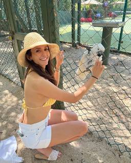 Nina Dobrev feet photo thumbnail