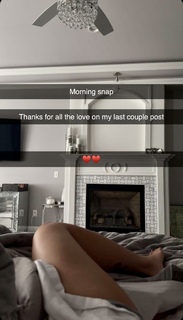 Brittney Smith feet photo thumbnail