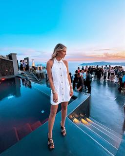 Athina Oikonomakou feet photo thumbnail