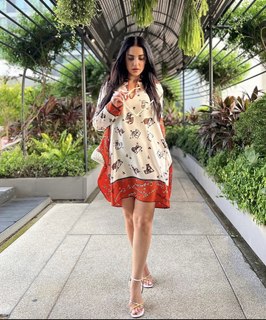 Dorra Zarrouk feet photo thumbnail