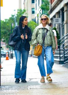 Naomi Watts feet photo thumbnail