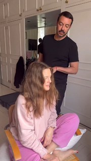 Drew Barrymore feet photo thumbnail