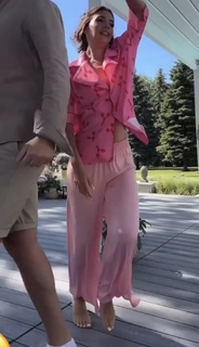 Klaudia Halejcio feet photo thumbnail