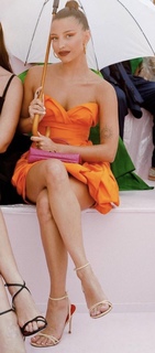 Julia Wieniawa-Narkiewicz feet photo thumbnail