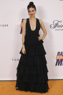Victoria Justice feet photo thumbnail