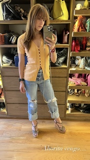 Tania Rincón feet photo thumbnail