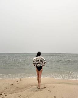 Lea Michele feet photo thumbnail