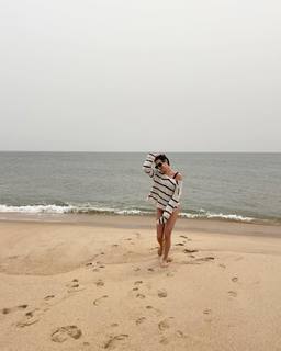 Lea Michele feet photo thumbnail