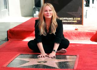 Christina Applegate feet photo 3