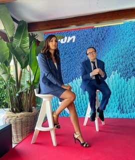 Caterina Balivo feet photo thumbnail