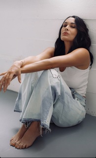 Brie Garcia feet photo thumbnail