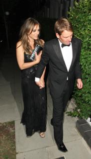 Elizabeth Hurley feet photo thumbnail