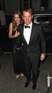 Elizabeth Hurley feet photo thumbnail