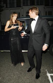 Elizabeth Hurley feet photo thumbnail