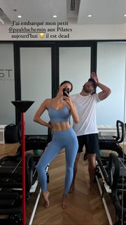 Iris Mittenaere feet photo thumbnail
