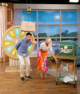 Holly Willoughby feet photo thumbnail