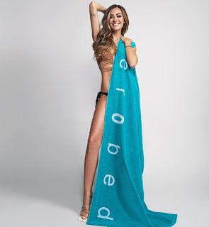Giorgia Palmas feet photo thumbnail