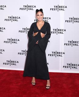 Vanessa Hudgens feet photo thumbnail