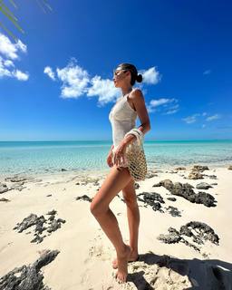 Miranda Kerr feet photo thumbnail