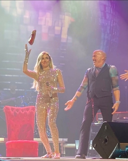 Debbie Gibson feet photo thumbnail