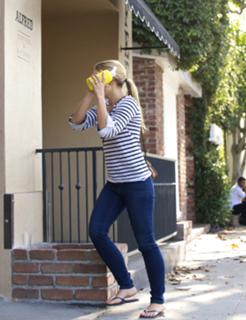 Kristen Bell feet photo thumbnail