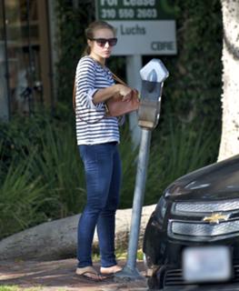 Kristen Bell feet photo thumbnail