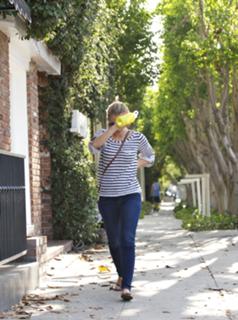 Kristen Bell feet photo thumbnail