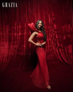 Sonam Kapoor feet photo thumbnail