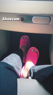 Anushka Sen feet photo thumbnail