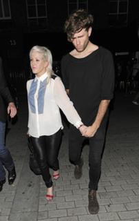 Ellie Goulding feet photo thumbnail