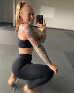 Kay Hansen feet photo thumbnail