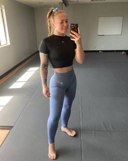 Kay Hansen feet photo thumbnail