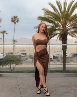 Kay Hansen feet photo thumbnail