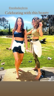 Brooke Burke feet photo thumbnail