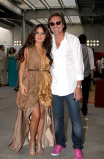 Dulce María feet photo thumbnail
