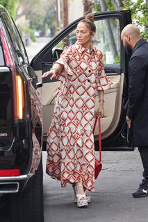 Jennifer Lopez feet photo thumbnail
