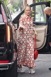 Jennifer Lopez feet photo thumbnail