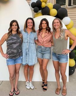 Danica Patrick feet photo thumbnail