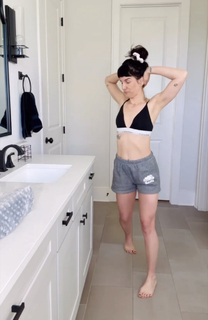 Shenae Grimes-Beech feet photo thumbnail