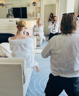 Elle Fanning feet photo thumbnail