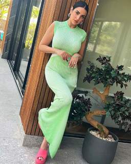 Dorra Zarrouk feet photo thumbnail