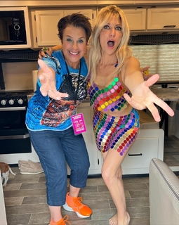 Debbie Gibson feet photo thumbnail